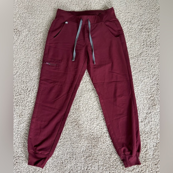 Figs Maroon Technical Collection Scrub Set - Picture 2 of 5